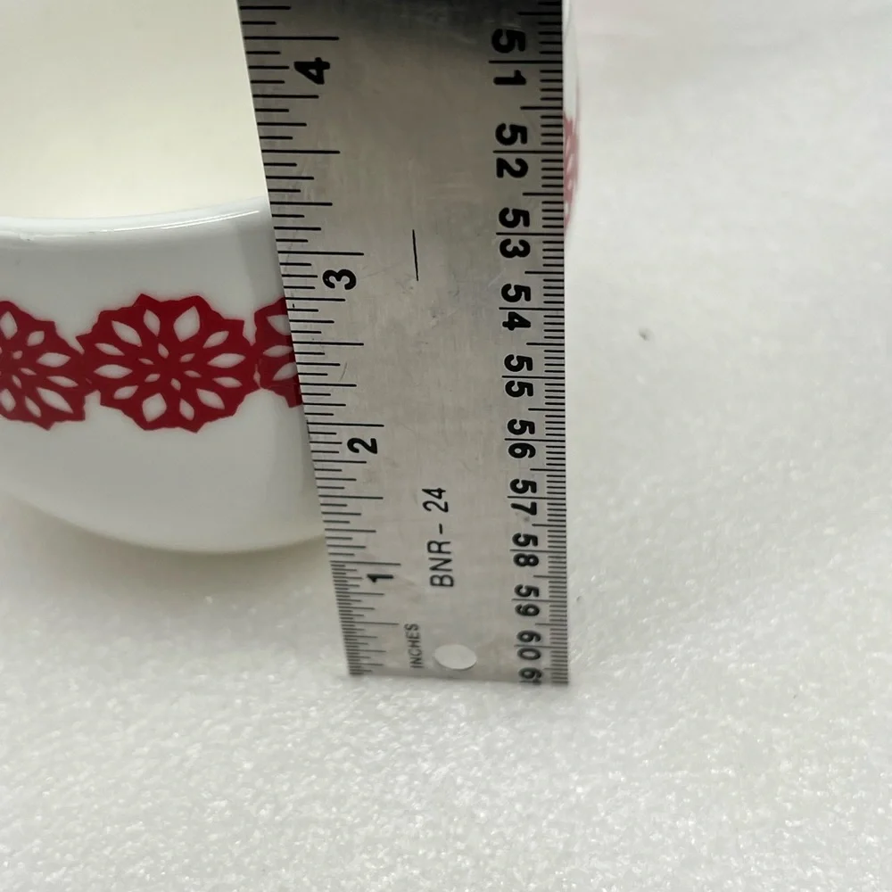 Crate & Barrel White & Red 3 Snowflakes Holiday Christmas Nesting Bowls EUC